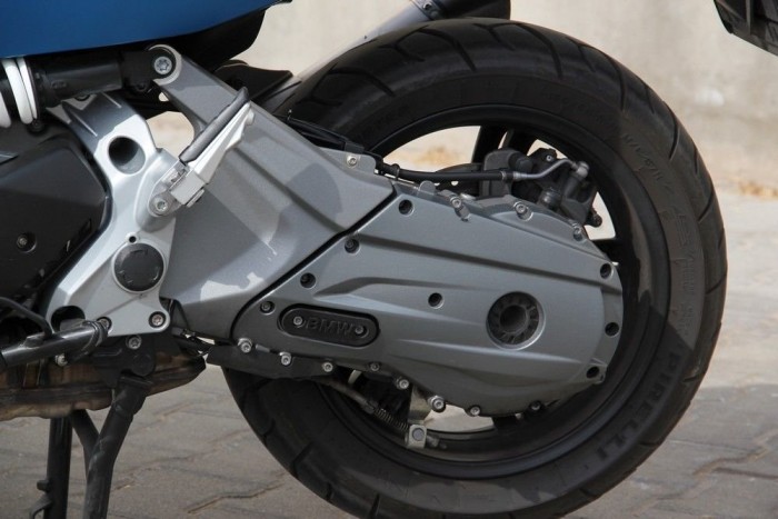 Automata BMW-k, két keréken 14 | Vezess A 15-ös kerekek még a magyar utakon is elegendőek ahhoz, hogy ne zötyögős robogónak, hanem kényelmes motornak érződjön a C600 Sport