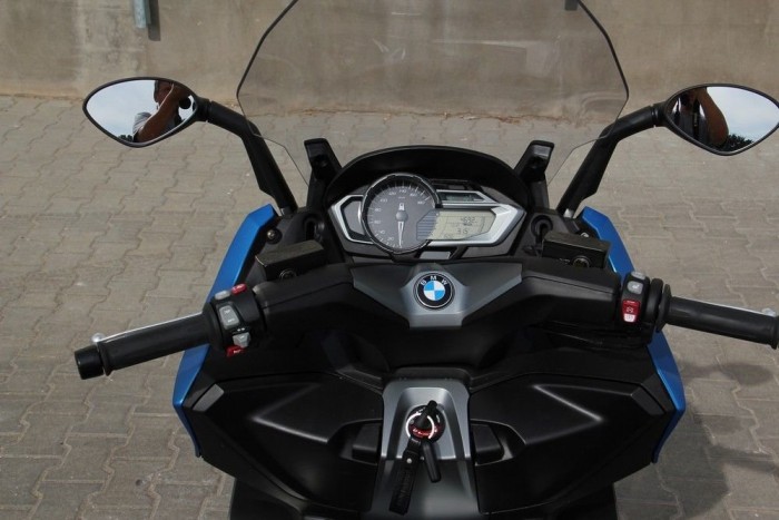 Automata BMW-k, két keréken 15 | Vezess Túrarobogó rövid kormányszarvakkal