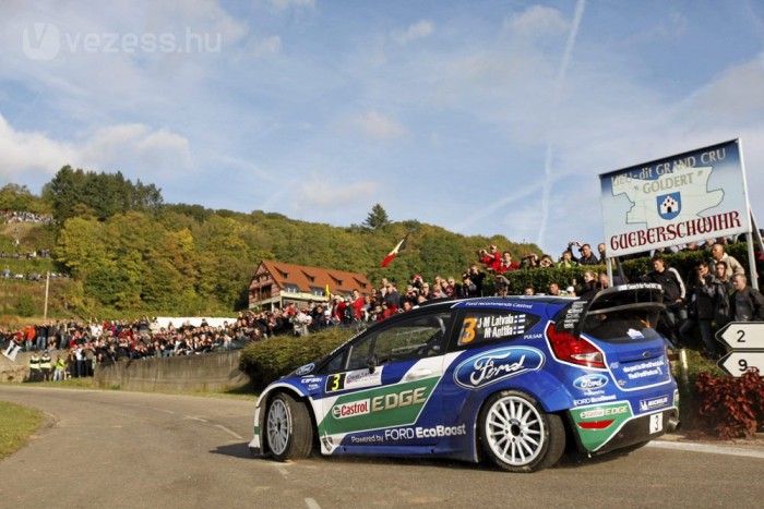 Loeb diktál otthon 7