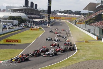 F1: Vettel győzött, Alonso nagy bajban