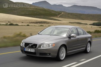 Frissebb szedánok a Volvótól