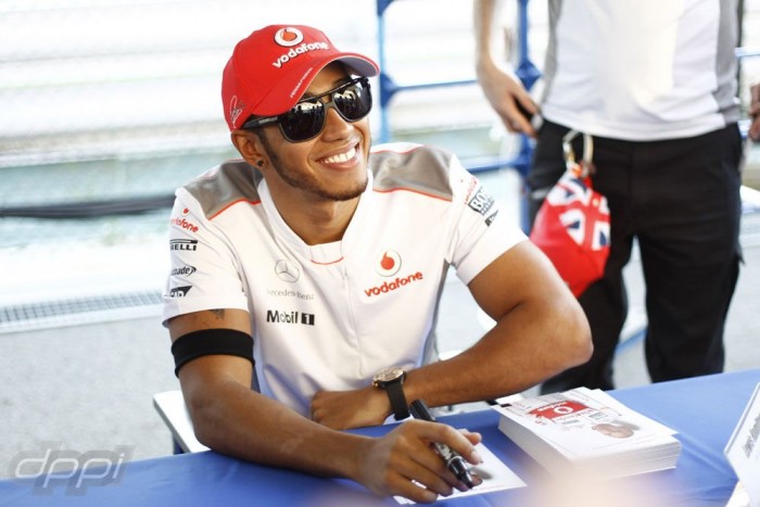 F1: Növekvő feszültség a McLaren és Hamilton között