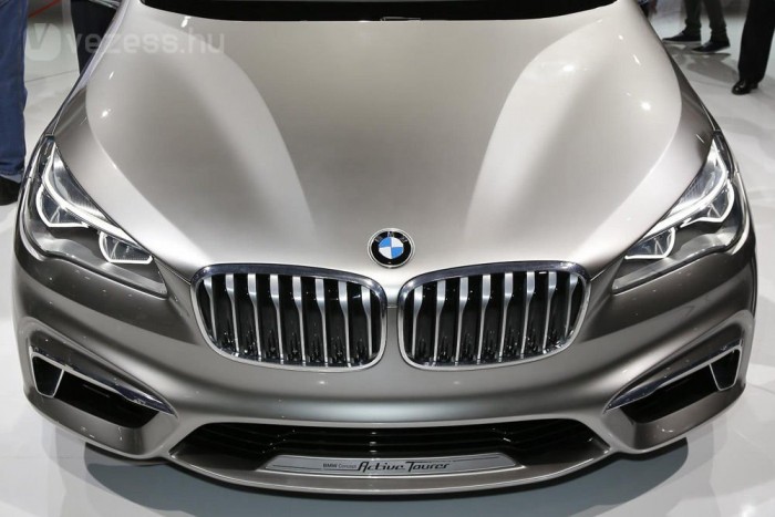 Mindent megtettek a designerek, hogy valódi BMW-nek tűnjön