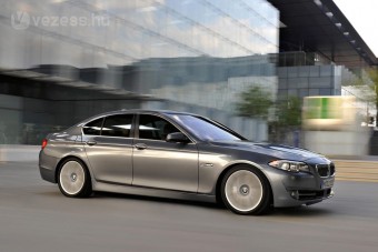 Titkolják a drága autókat a cégvezetők