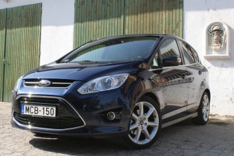 Amikor páva akar lenni egy veréb