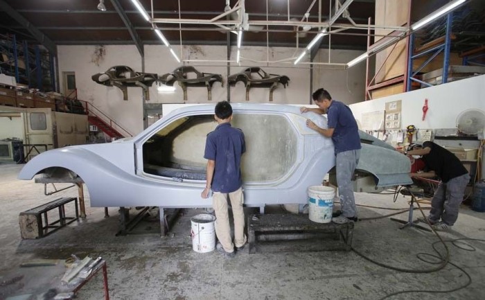 Teljesen kézzel készül