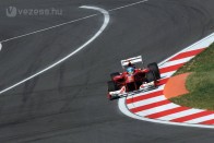 F1: Button a zászlón bukott 20