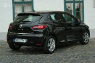 Lehetne Mitsubishi vagy más japán autó is. A fő-fő designer a Mazdától érkezett a Renault-hoz. 4062 milliméteresre nőtt a Clio, tengelytávja 2589 mm