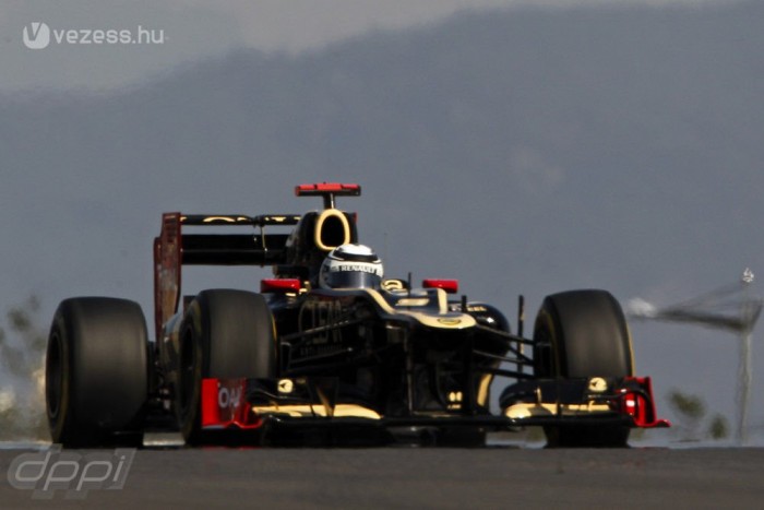 F1: Räikkönen elvette a gázt