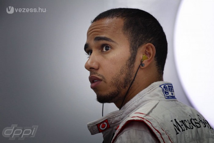 F1: Hamilton is tárgyalt a Ferrarival