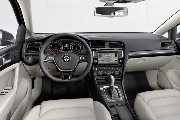 Vezettük az új Golfot 10 | Vezess Minden kézre áll, minden funkció világos, egyértelmű