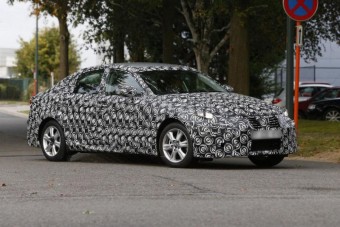 Turbós hibridet tervez a Toyota