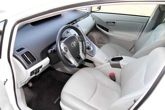 Pár nap alatt kiismerhető a Prius belső tere