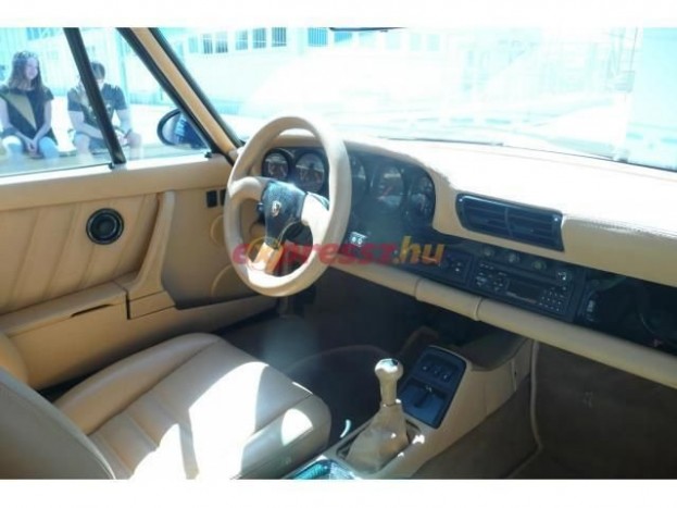 Nyálcsorgatásra érdemes használt autók 9 | Vezess A Porsche 911 (964) belseje még mai szemmel is megállja a helyét
