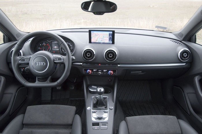 Felárért a tesztautóban Bang & Olufsen hifirendszer sugározta be az utasteret