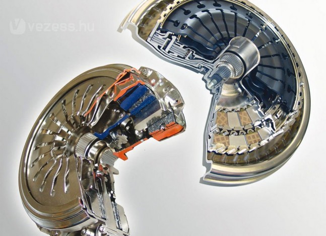 Orbán az autóiparban hisz 8