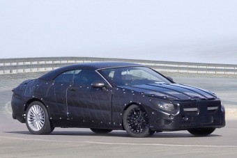 Óriáskabriót készít a Mercedes-Benz