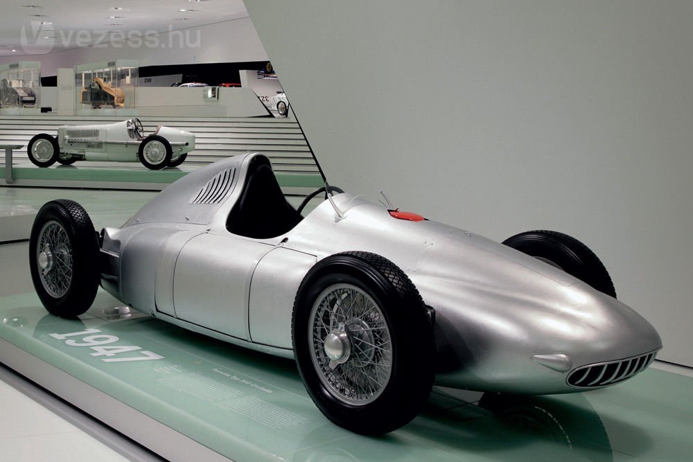 Tradíciók: a Porsche 360, a Cisitalia Grand Prix néven ismert, állandó összkerékhajtású versenygép 1947-es