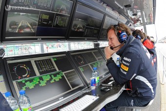 F1: Elájult Vetteltől a Red Bull-főnök