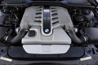 V12 előtt tiszteleg a BMW 29