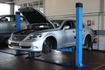 Luxusautó használtan, kis szépséghibával