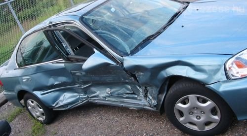 Bagóért biztosítót váltanának az autósok