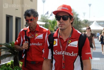 F1: Alonso Vettelék botlásaira vár