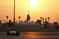 F1: Erős tempóval kezdett Hamilton 30