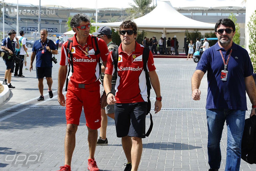 F1: Vettel az élen, Alonso messze 13