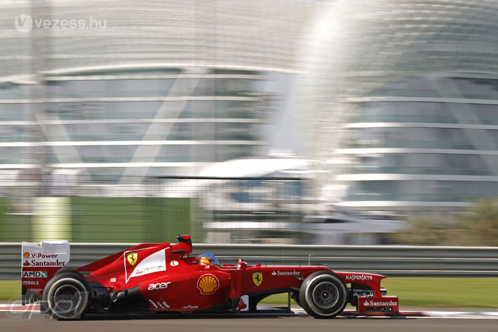 F1: Vettel az élen, Alonso messze 22