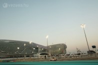 F1: Erős tempóval kezdett Hamilton 49