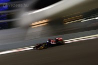 F1: Szinte új autóval rajtol Vettel 28