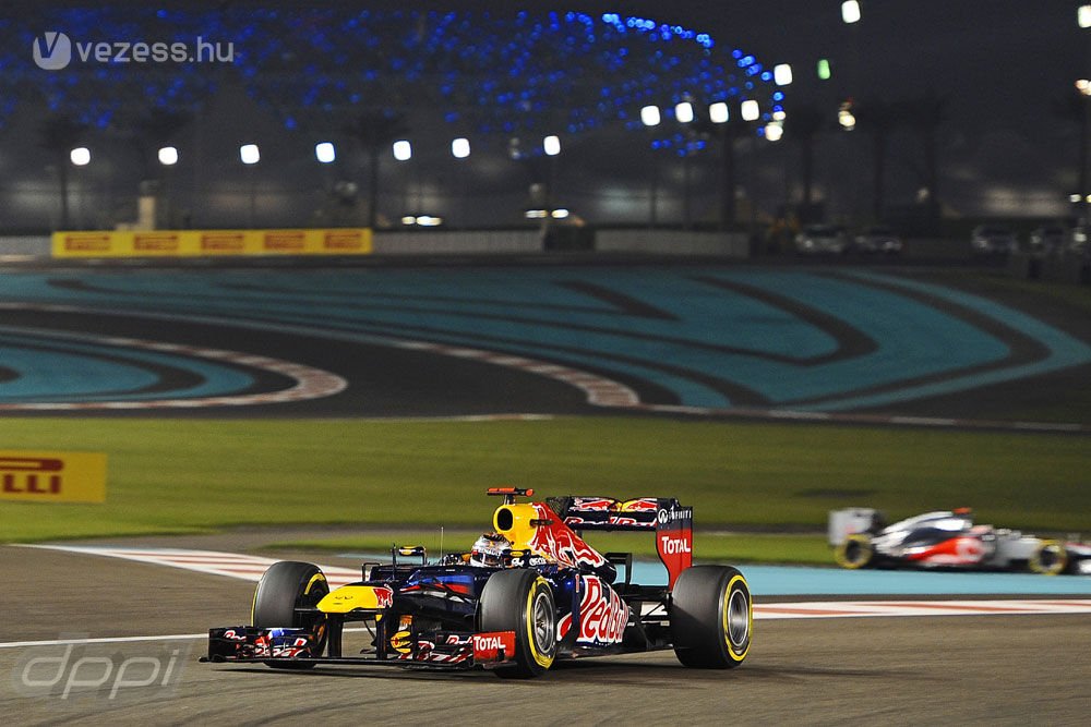 F1: Szinte új autóval rajtol Vettel 1