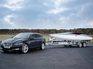 Motorcsónak vadmacskagazdáknak