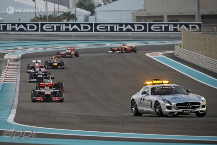 F1: Räikkönen győzött a káoszfutamon 7