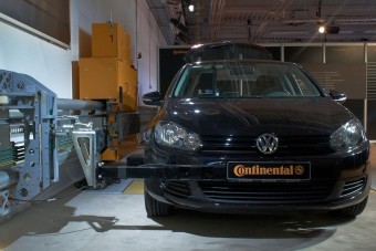 Robotautós játszótér fordítókoronggal a Continentalnál