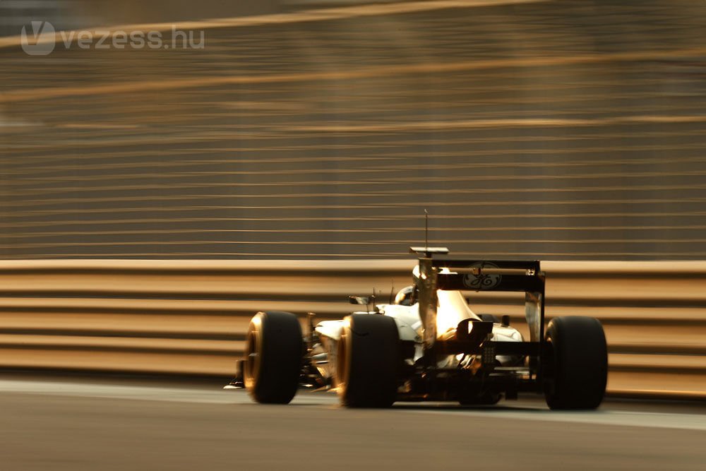 F1: A McLarené az első tesztnap 11