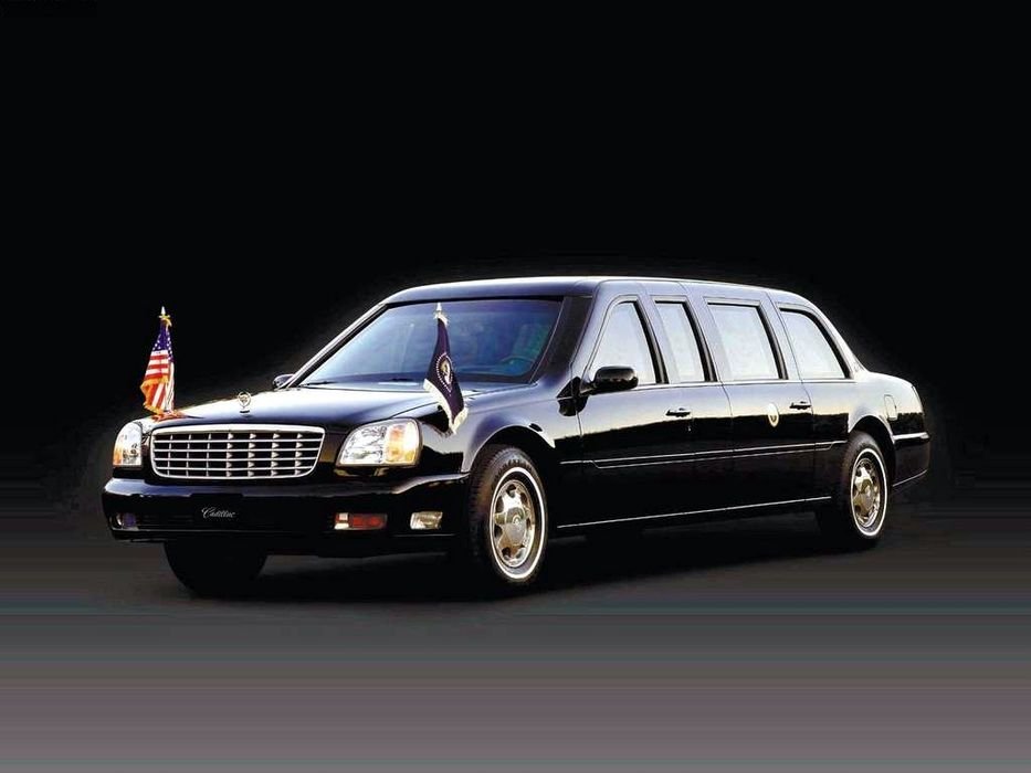 Cadillac DeVille (2001) George W. Bush autója, ennek sem volt már köze a gyári DeVille típushoz, a General Motors terepjáró alkatrészeiből legózták össze az alapot