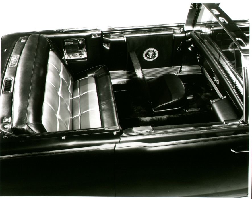 A leghírhedtebb és legismertebb elnöki limuzin, a  Lincoln Continental SS-100-X.