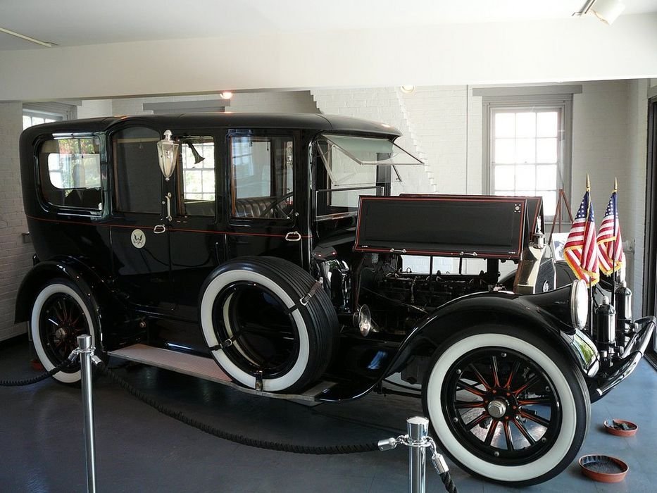 Az egyik első hivatalos elnöki autó a  Pierce Arrow