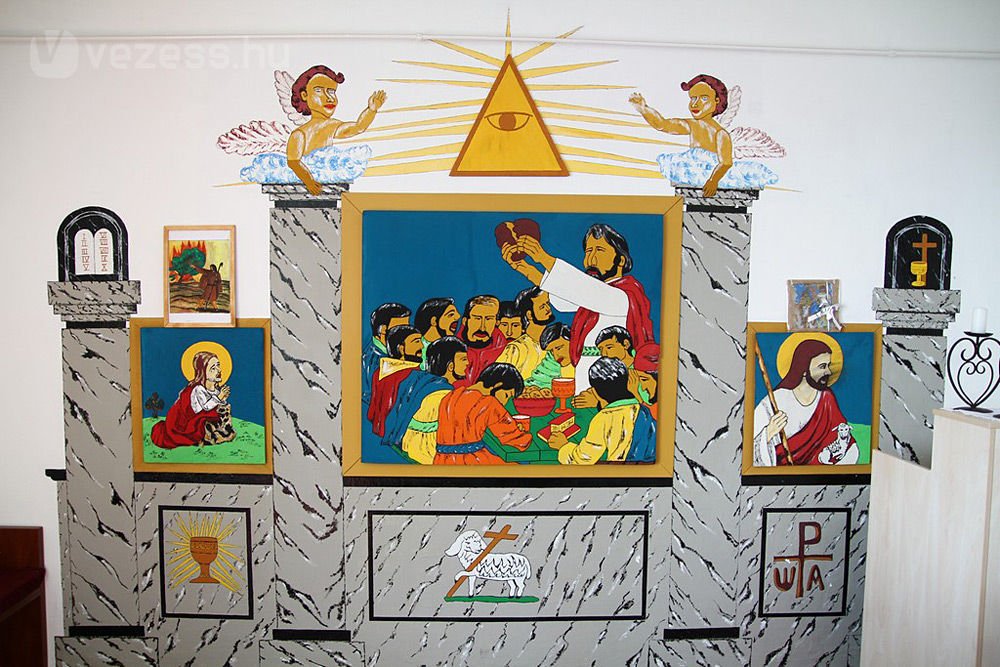 Az elítéltek festményei díszítik a börtön kápolnáját