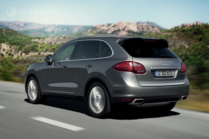 Letaglózó Porsche V8-as dízellel 9 | Vezess 40 ezerből tele is van: a tank 100 literes, a hatótávolság eléri az 1000 kilométert