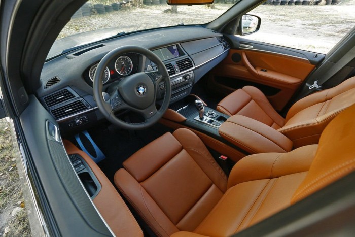 A fahéj színűnek nevezett bőrkárpit 817 ezer forint