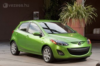 A Mazdától vesz autót a Toyota