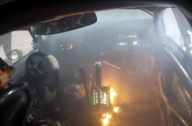 A Ford lángol, de Ken Block nyomja tovább