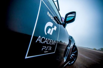 Út a monitor elől a versenypályáig