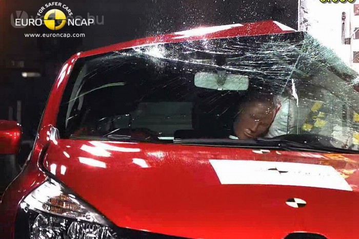 Oldalütközésnél is szépen szerepelt a Clio