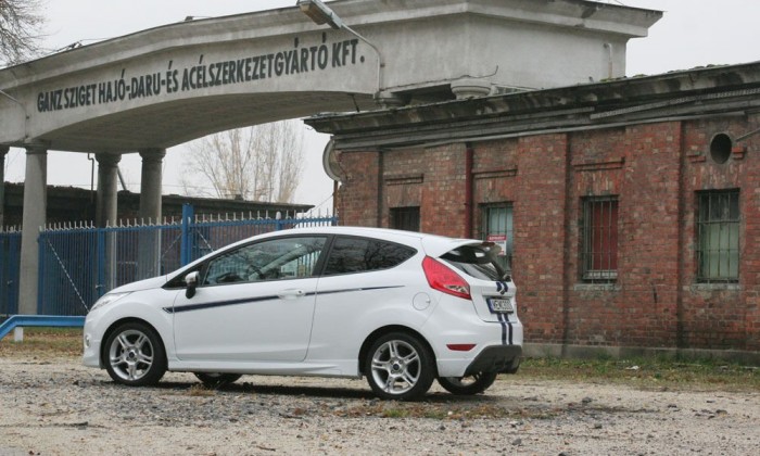Teszt: Ford Fiesta 1.6 Sport 41 Mindjárt jön az ST-kivitel 180 lóerővel