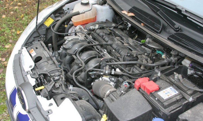 Nyomatékos, jól is pörög a 120 lóerős 1,6-os