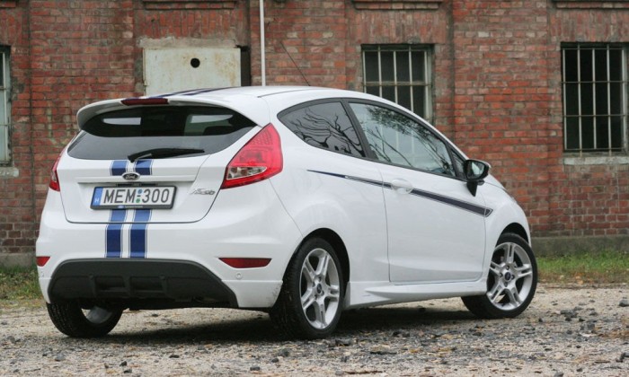 A futómű hibátlan, nem pattog, mégis nagyot fordul